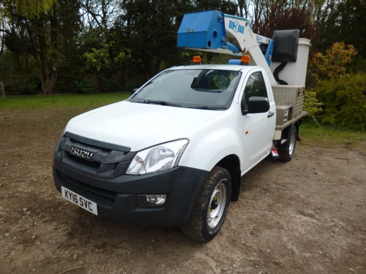Isuzu D-Max Cherry Picker 13.5m Cpl Mewp 225kg Basket