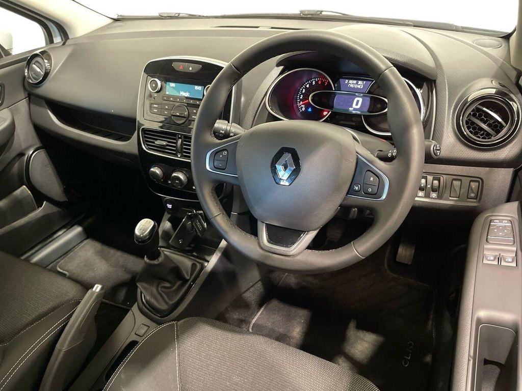 USED 2019 69 RENAULT CLIO 0.9 TCe Play Hatchback 5dr Petrol Manual Euro 6 (s/s) (90 ps) IDEAL 1ST CAR - LOW MILES