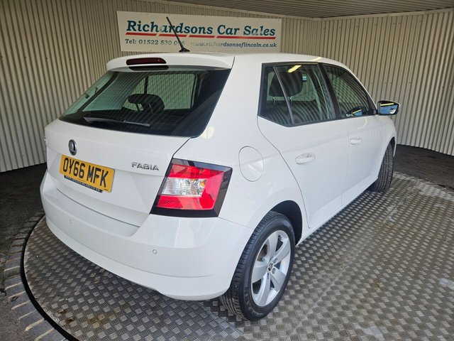 2016 SKODA FABIA - Photo 2