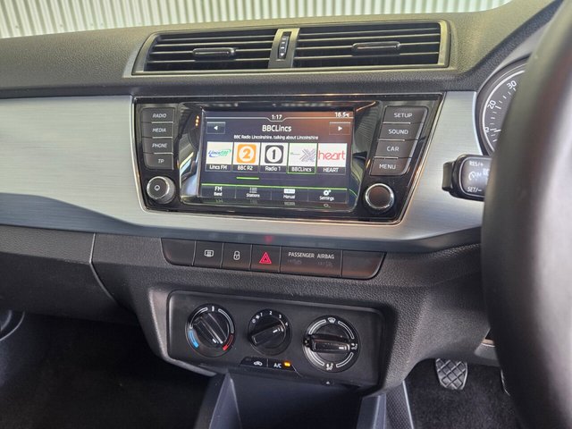 2016 SKODA FABIA - Photo 8