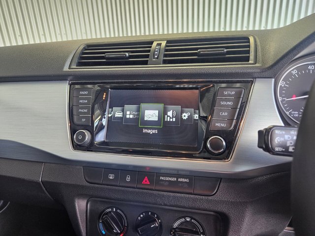 2016 SKODA FABIA - Photo 10