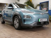 USED 2020 69 HYUNDAI KONA 64kWh Premium SE SUV 5dr Electric Auto (7kW Charger) (204 ps) SAT NAV CARPLAY REAR VIEW CAMERA CRUISE CONTROL HEATED SEATS HEATED STEERING WHEEL PARKING SENSORS LOW MILEAGE 3 OWNERS SERVICE HISTORY