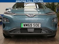 USED 2020 69 HYUNDAI KONA 64kWh Premium SE SUV 5dr Electric Auto (7kW Charger) (204 ps) SAT NAV CARPLAY REAR VIEW CAMERA CRUISE CONTROL HEATED SEATS HEATED STEERING WHEEL PARKING SENSORS LOW MILEAGE 3 OWNERS SERVICE HISTORY