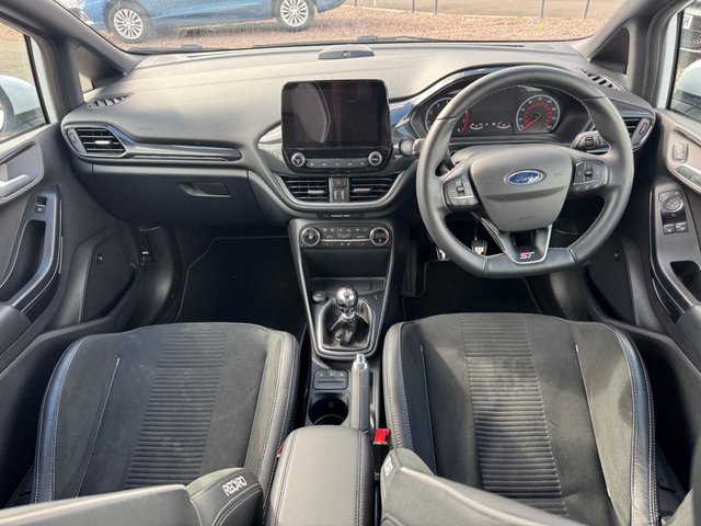 2020 FORD FIESTA - Photo 4