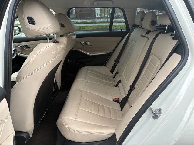 2021 BMW 3 SERIES - Photo 4