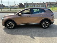 USED 2023 72 KIA SPORTAGE 1.6 T-GDi 2 SUV 5dr Petrol Manual Euro 6 (s/s) (148 bhp) 1 OWNER FROM NEW* PARKING SENSORS* REVERSING CAMERA* CRUISE CONTROL* ELECTRIC HANDBRAKE* LANE / SPEED ASSIST* AUTO START / STOP* TRACTION CONTROL* 6 SPEED* ECO / SPORT MODE* DUAL CLIMATE CONTROL WITH AIR CON