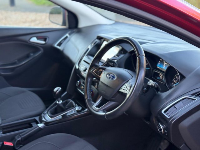 2017 FORD FOCUS - Photo 12