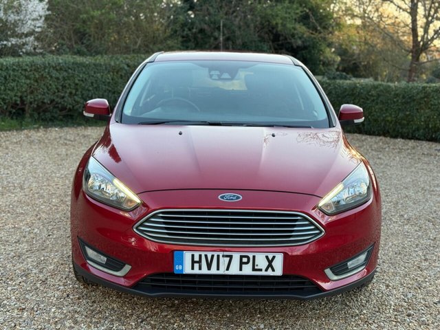 2017 FORD FOCUS - Photo 2