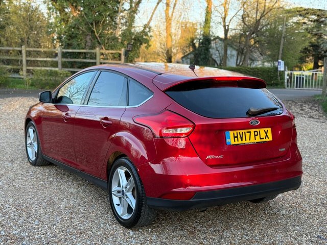 2017 FORD FOCUS - Photo 4