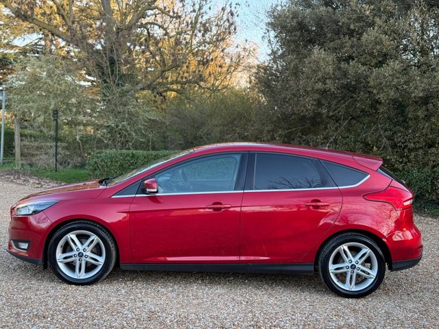 2017 FORD FOCUS - Photo 7