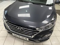 USED 2020 70 HYUNDAI TUCSON 1.6 CRDi MHEV SE Nav SUV 5dr Diesel Hybrid DCT Euro 6 (s/s) (136 ps) DARK KNIGHT / AUTOMATIC / DIESEL HYBRID / REVERSING CAMERA / REAR SENSORS / TOUCHSCREEN APPLE CARPLAY & ANDROID AUTO / LANE CONTROL / POWERFOLD MIRRORS / CRUISE CONTROL