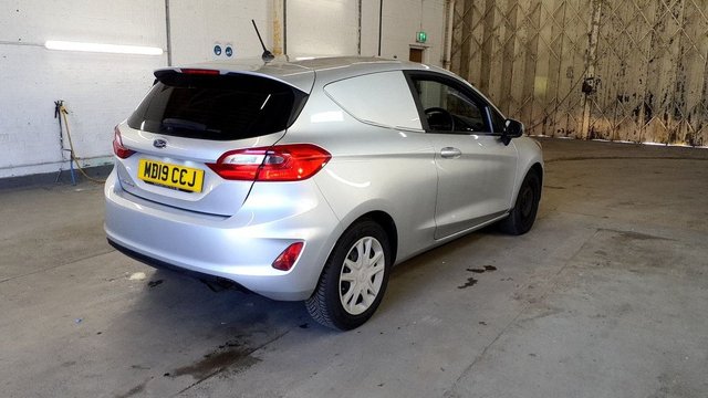 2019 FORD FIESTA VAN - Photo 3