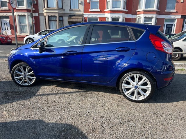 2017 FORD FIESTA - Photo 7