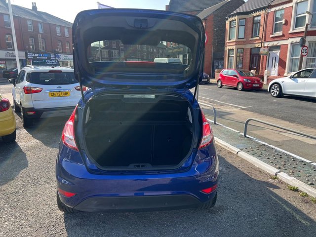 2017 FORD FIESTA - Photo 8