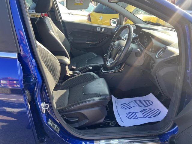 2017 FORD FIESTA - Photo 12