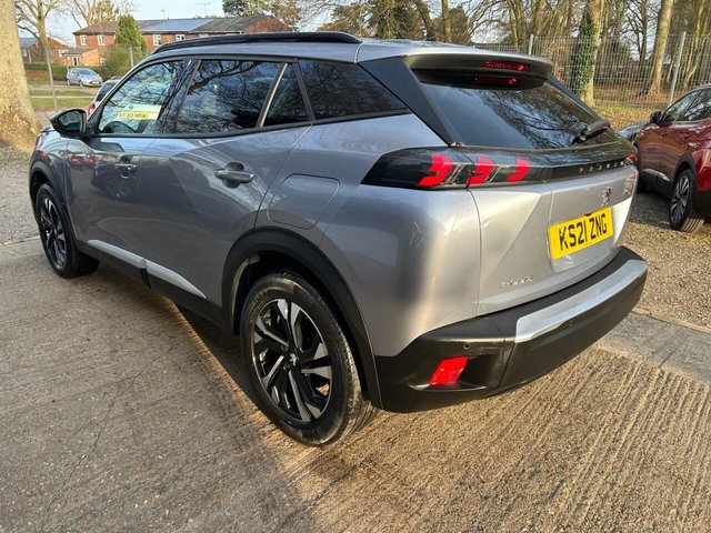 2021 PEUGEOT 2008 - Photo 4