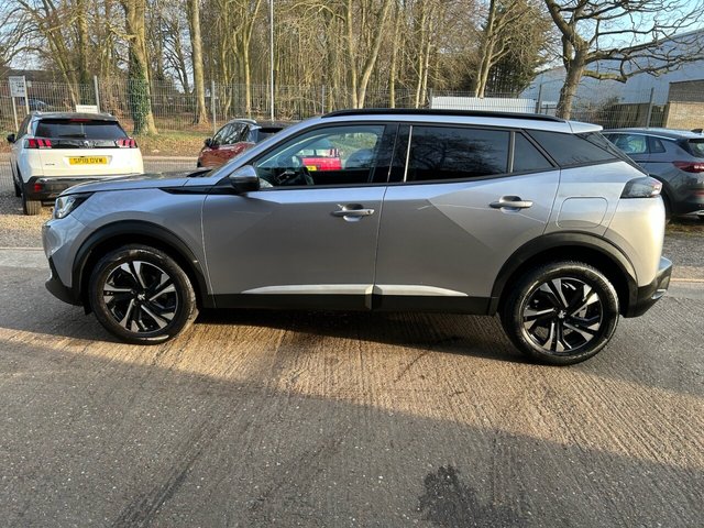 2021 PEUGEOT 2008 - Photo 8