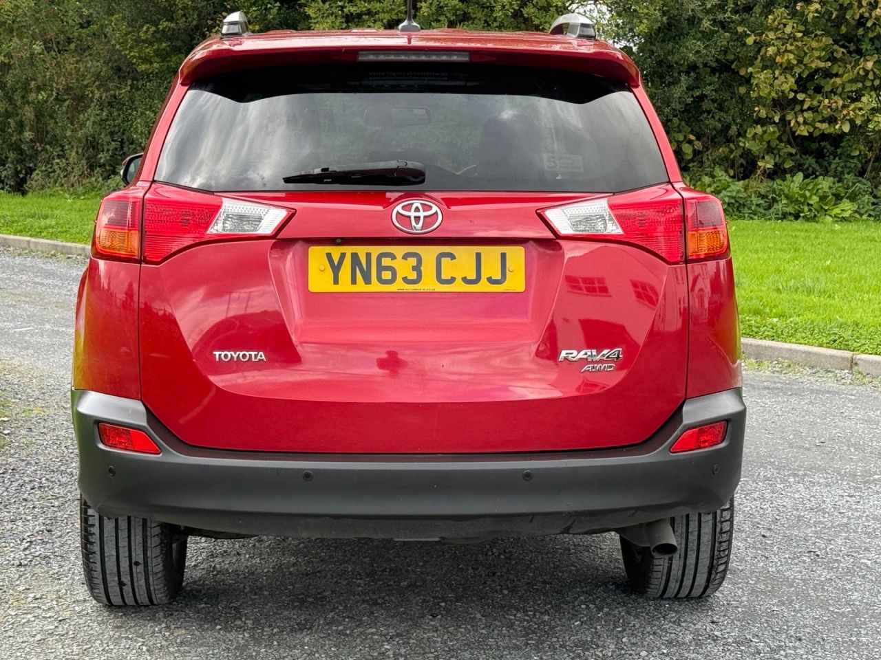 2013 TOYOTA RAV4 2.2 D-4D Invincible SUV 5dr Diesel Manual 4WD Euro 5 (150 ps) - vehicle photo 12 for sale on PureCar