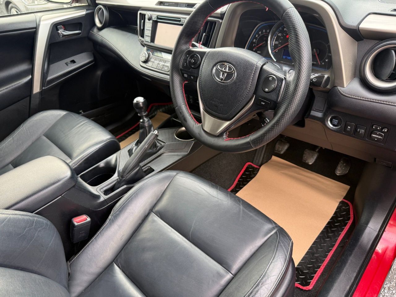 2013 TOYOTA RAV4 2.2 D-4D Invincible SUV 5dr Diesel Manual 4WD Euro 5 (150 ps) - vehicle photo 2 for sale on PureCar