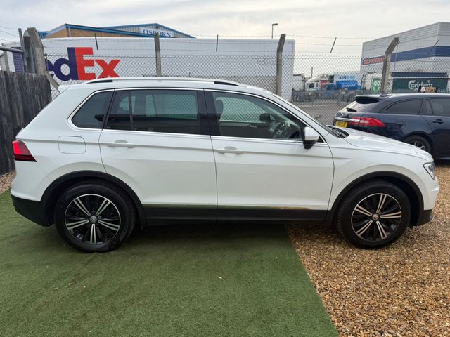 2018 VOLKSWAGEN TIGUAN - Photo 8