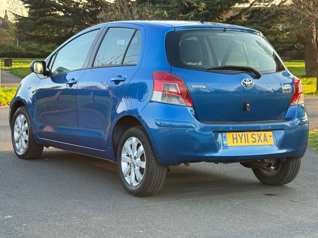 2011 TOYOTA YARIS - Photo 7