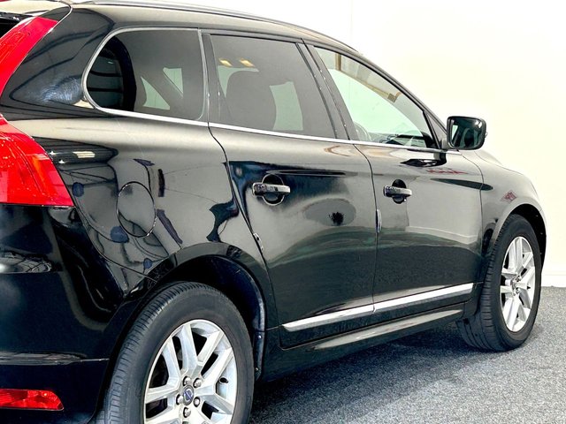 2016 VOLVO XC60 - Photo 9