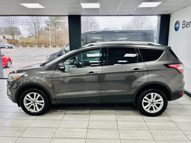 2017 FORD KUGA - Photo 4