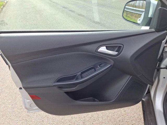 2012 FORD FOCUS - Photo 6