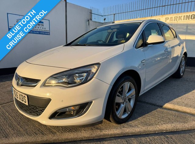 View our Vauxhall Astra 1.4i SRi Hatchback 5dr Petrol Manual Euro 6 (100 ps)