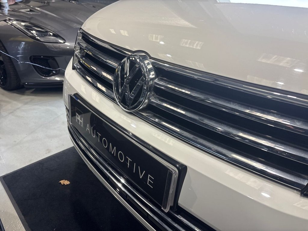 USED 2016 65 VOLKSWAGEN TOUAREG 3.0 TDI V6 BlueMotion Tech R-Line SUV 5dr Diesel Tiptronic 4WD Euro 6 (s/s) (262 ps) 2 OWNERS|JUST SERVICED
