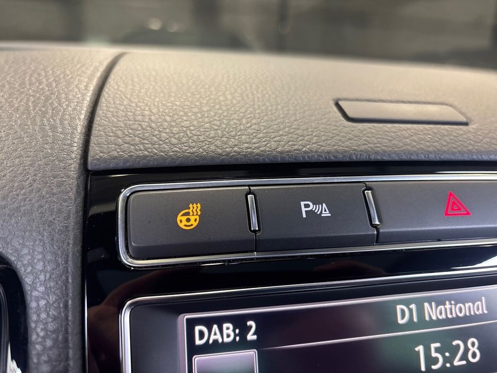 USED 2016 65 VOLKSWAGEN TOUAREG 3.0 TDI V6 BlueMotion Tech R-Line SUV 5dr Diesel Tiptronic 4WD Euro 6 (s/s) (262 ps) 2 OWNERS|JUST SERVICED