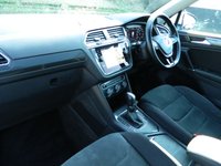 USED 2017 67 VOLKSWAGEN TIGUAN 2.0 TDI SEL SUV 5dr Diesel DSG Euro 6 (s/s) (150 ps) PAN SUNROOF DAB SATNAV PARK PILOT