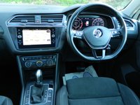 USED 2017 67 VOLKSWAGEN TIGUAN 2.0 TDI SEL SUV 5dr Diesel DSG Euro 6 (s/s) (150 ps) PAN SUNROOF DAB SATNAV PARK PILOT