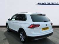 USED 2017 67 VOLKSWAGEN TIGUAN 2.0 TDI SEL SUV 5dr Diesel DSG Euro 6 (s/s) (150 ps) PAN SUNROOF DAB SATNAV PARK PILOT