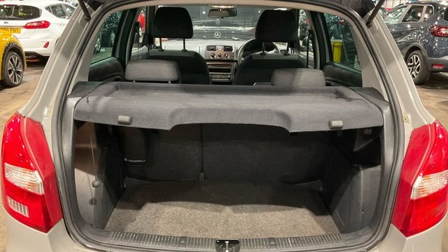2013 SKODA FABIA - Photo 10