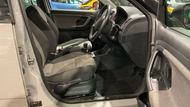 2013 SKODA FABIA - Photo 8