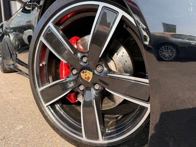 2017 PORSCHE 911 - Photo 8