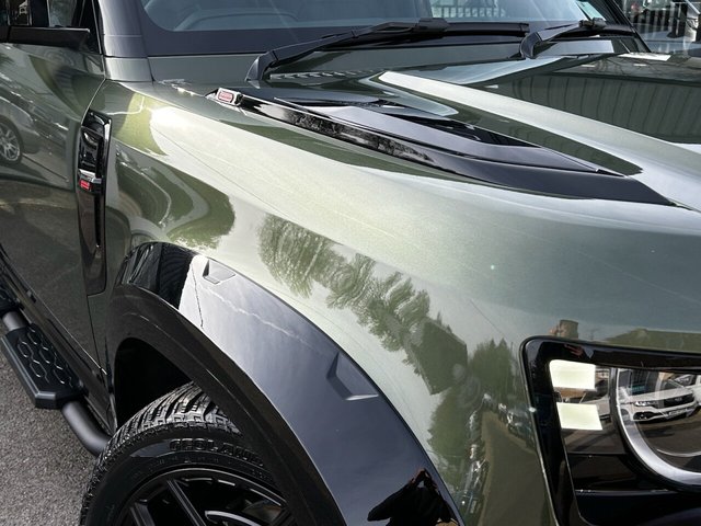 2026 Land Rover DEFENDER 110 - Photo 9