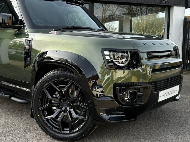 2026 Land Rover DEFENDER 110 - Photo 6
