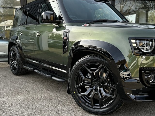 2026 Land Rover DEFENDER 110 - Photo 7