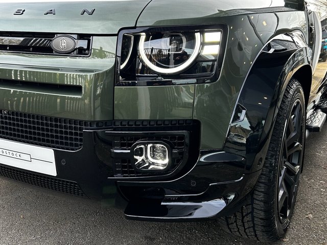 2026 Land Rover DEFENDER 110 - Photo 8