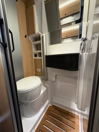 USED 2025 25 SUNLIGHT CLIFF 640X RT AUTO POP TOP - 4 Belt - 4 Berth - Fixed End Bed Over Storage HUGE SAVING FROM NEW/POP TOP