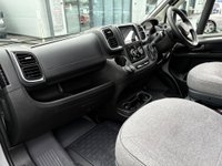 USED 2025 25 SUNLIGHT CLIFF 640X RT AUTO POP TOP - 4 Belt - 4 Berth - Fixed End Bed Over Storage HUGE SAVING FROM NEW/POP TOP