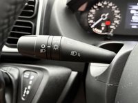 USED 2025 25 SUNLIGHT CLIFF 640X RT AUTO POP TOP - 4 Belt - 4 Berth - Fixed End Bed Over Storage HUGE SAVING FROM NEW/POP TOP