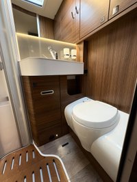 USED 2020 70 HYMER B-CLASS MODERNCOMFORT - T600 Whiteline - Automatic - 4 Belts - 3 Berth - Singles Over Storage - Part Ex Welcome ONE OWNER/FULL HAB REPORTS