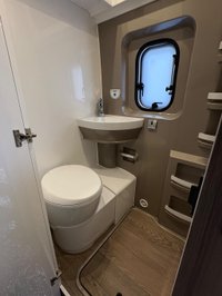 USED 2024 24 HOBBY VANTANA K60 FT Ontour - 4 Belt - 3 Berth - End Fixed Double Bed ONE OWNER/LOW MILEAGE