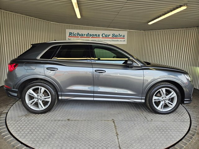 2019 AUDI Q3 - Photo 2