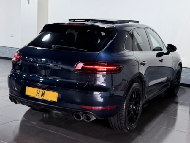 2018 PORSCHE MACAN - Photo 2