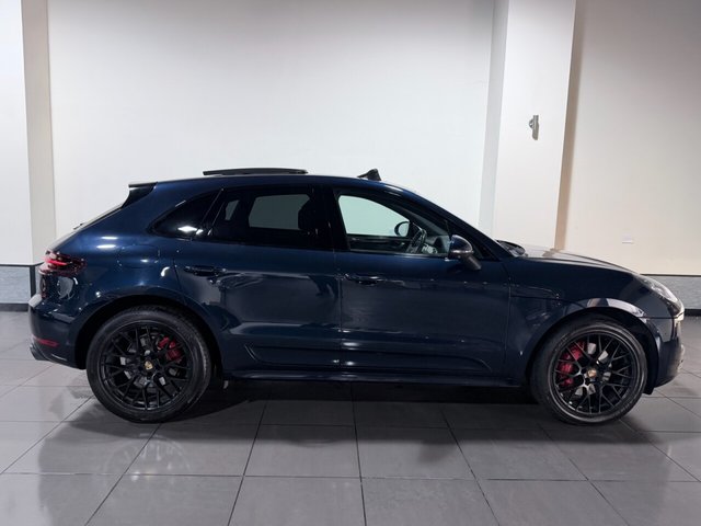 2018 PORSCHE MACAN - Photo 3