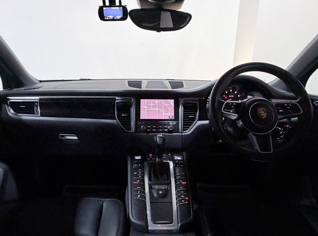 2018 PORSCHE MACAN - Photo 7
